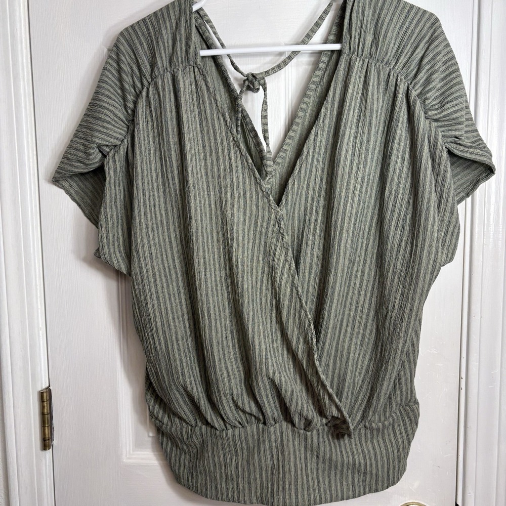 Willow Root Seagrass Green Floral V Neck Tie Back Sleeveless‎ Blouse Size LARGE